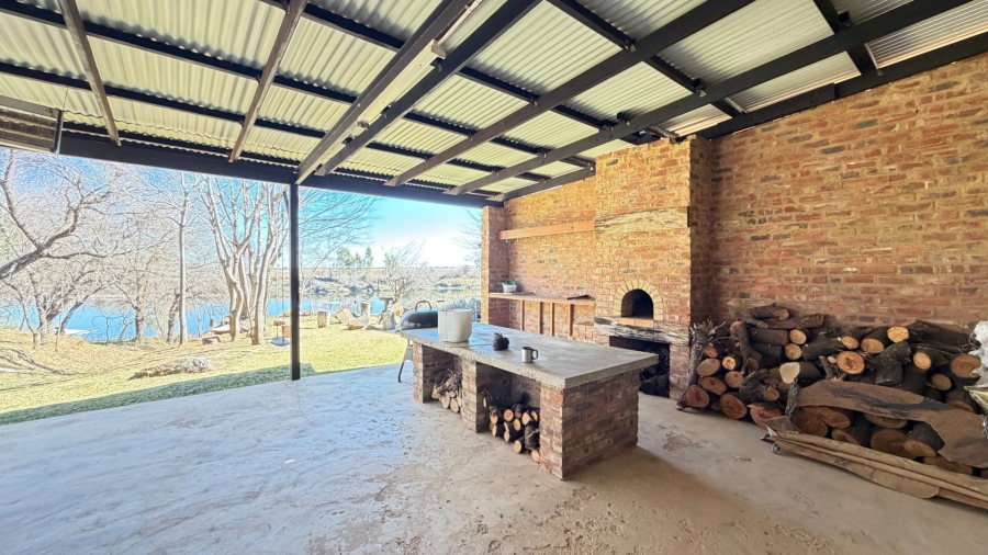 4 Bedroom Property for Sale in Viljoenskroon Rural Free State
